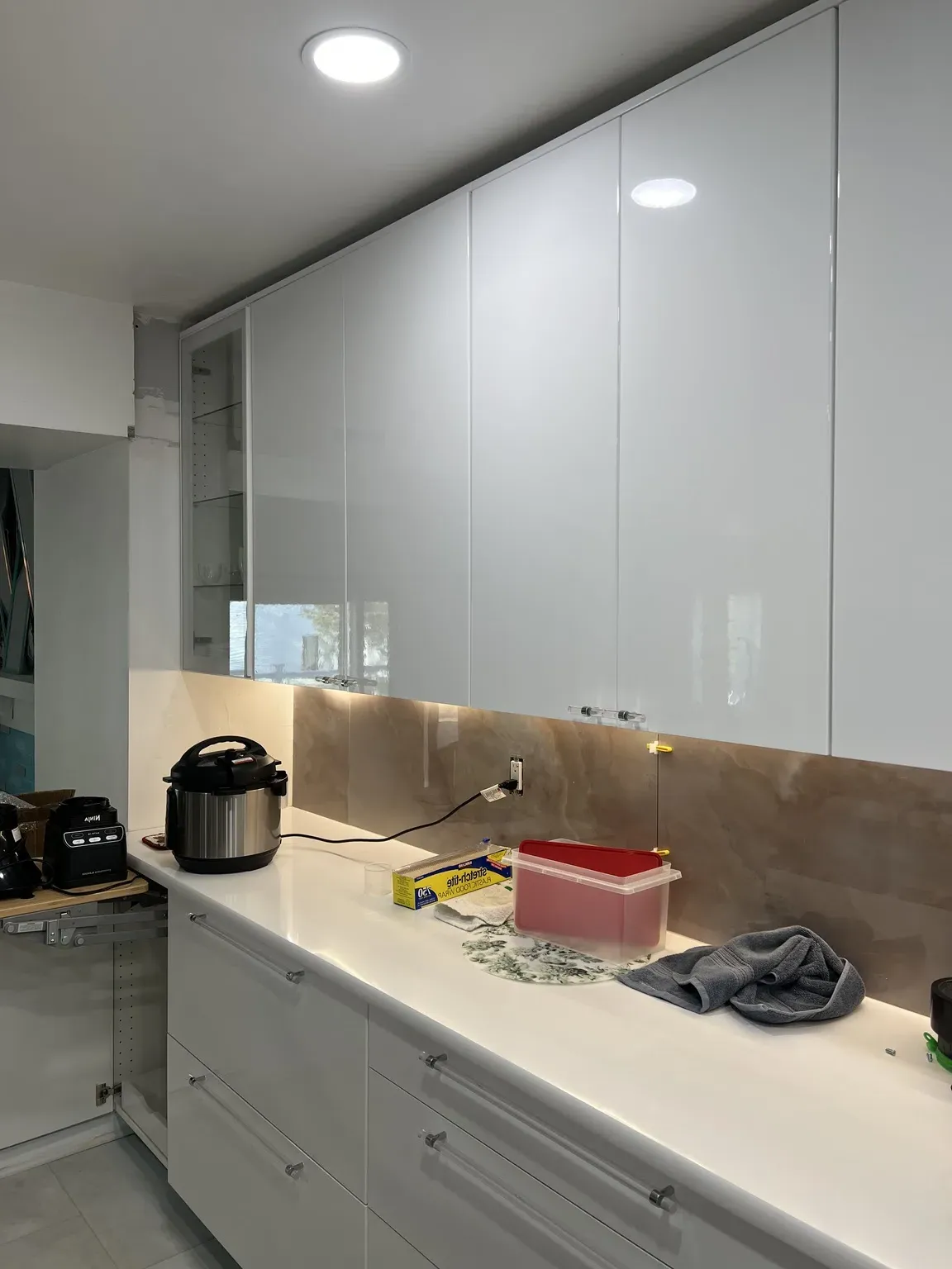 White High-Gloss Modern Kitchen